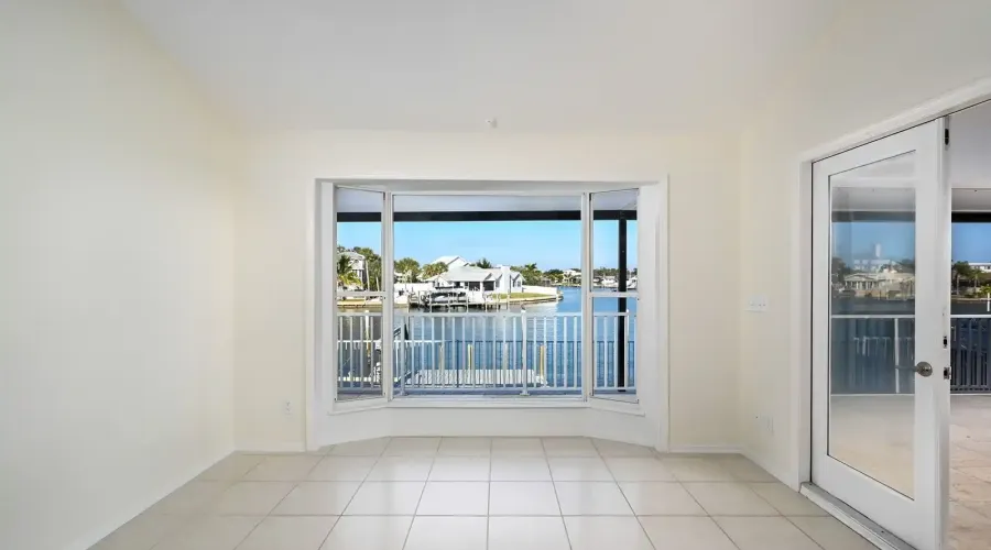 5947 Bayview Circle S, Gulf Port, Florida, 33707, United States, 4 Bedrooms Bedrooms, 12 Rooms Rooms,3 BathroomsBathrooms,Residential,For Sale,Bayview,1999947