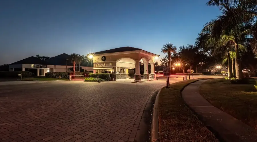 5947 Bayview Circle S, Gulf Port, Florida, 33707, United States, 4 Bedrooms Bedrooms, 12 Rooms Rooms,3 BathroomsBathrooms,Residential,For Sale,Bayview,1999947