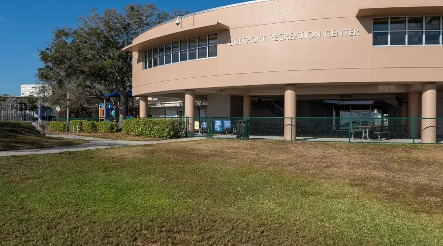 5947 Bayview Circle S, Gulf Port, Florida, 33707, United States, 4 Bedrooms Bedrooms, 12 Rooms Rooms,3 BathroomsBathrooms,Residential,For Sale,Bayview,1999947