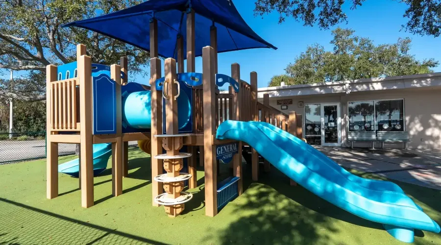 5947 Bayview Circle S, Gulf Port, Florida, 33707, United States, 4 Bedrooms Bedrooms, 12 Rooms Rooms,3 BathroomsBathrooms,Residential,For Sale,Bayview,1999947