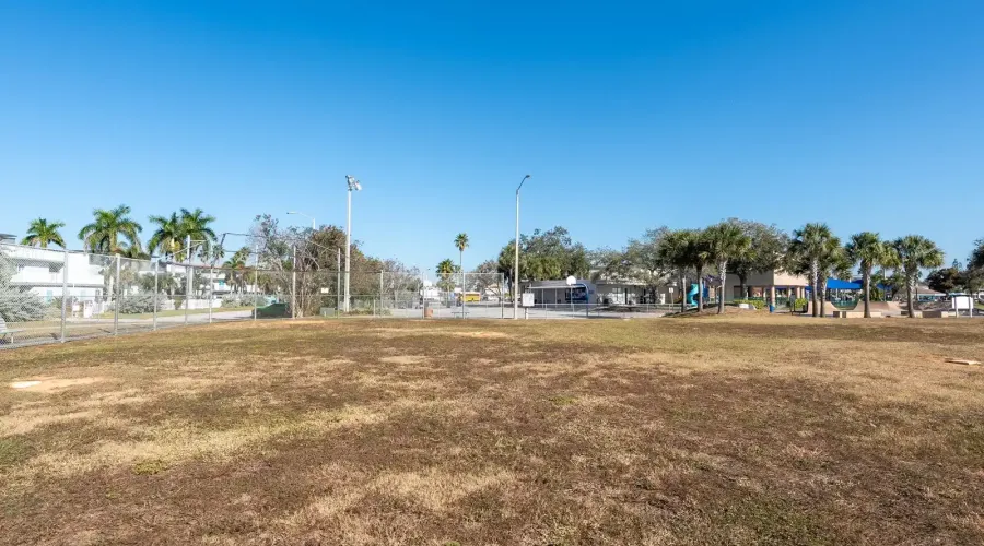 5947 Bayview Circle S, Gulf Port, Florida, 33707, United States, 4 Bedrooms Bedrooms, 12 Rooms Rooms,3 BathroomsBathrooms,Residential,For Sale,Bayview,1999947