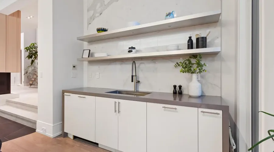 67 Lake Promenade, Toronto, Ontario, M8W 1A2, Canada, 4 Bedrooms Bedrooms, ,8 BathroomsBathrooms,Residential,For Sale,2002365