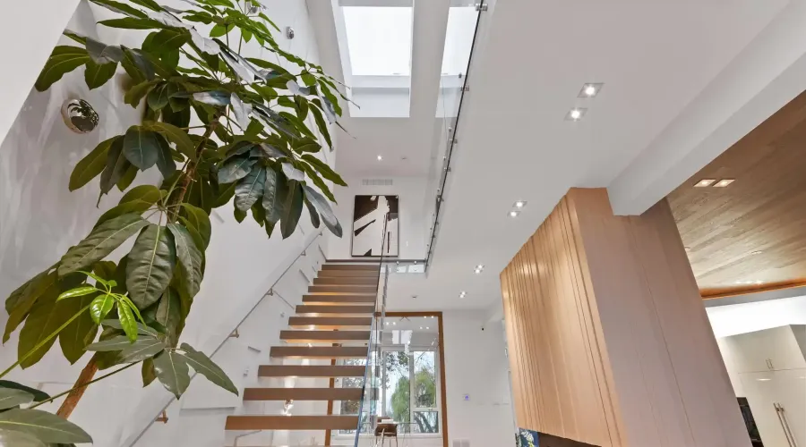 67 Lake Promenade, Toronto, Ontario, M8W 1A2, Canada, 4 Bedrooms Bedrooms, ,8 BathroomsBathrooms,Residential,For Sale,2002365