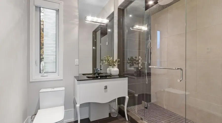 67 Lake Promenade, Toronto, Ontario, M8W 1A2, Canada, 4 Bedrooms Bedrooms, ,8 BathroomsBathrooms,Residential,For Sale,2002365