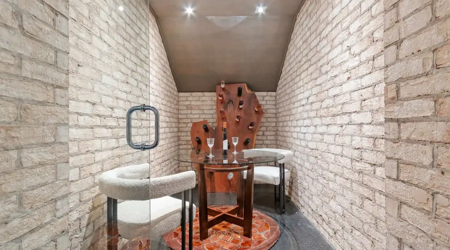 67 Lake Promenade, Toronto, Ontario, M8W 1A2, Canada, 4 Bedrooms Bedrooms, ,8 BathroomsBathrooms,Residential,For Sale,2002365