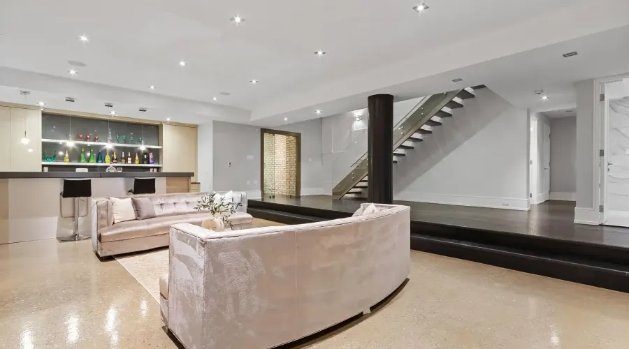 67 Lake Promenade, Toronto, Ontario, M8W 1A2, Canada, 4 Bedrooms Bedrooms, ,8 BathroomsBathrooms,Residential,For Sale,2002365