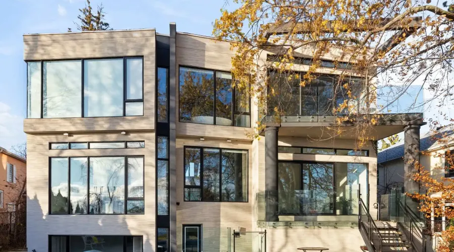 67 Lake Promenade, Toronto, Ontario, M8W 1A2, Canada, 4 Bedrooms Bedrooms, ,8 BathroomsBathrooms,Residential,For Sale,2002365