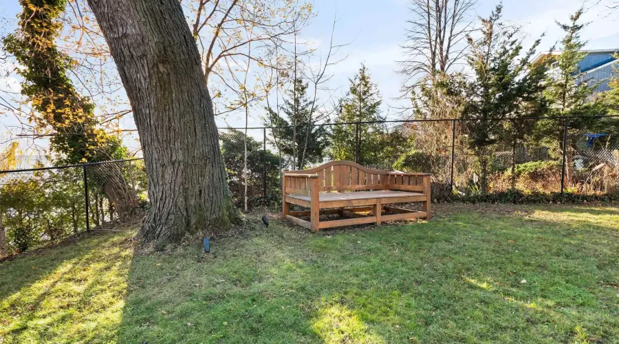 67 Lake Promenade, Toronto, Ontario, M8W 1A2, Canada, 4 Bedrooms Bedrooms, ,8 BathroomsBathrooms,Residential,For Sale,2002365