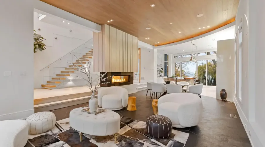 67 Lake Promenade, Toronto, Ontario, M8W 1A2, Canada, 4 Bedrooms Bedrooms, ,8 BathroomsBathrooms,Residential,For Sale,2002365