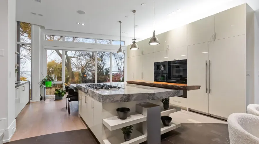 67 Lake Promenade, Toronto, Ontario, M8W 1A2, Canada, 4 Bedrooms Bedrooms, ,8 BathroomsBathrooms,Residential,For Sale,2002365