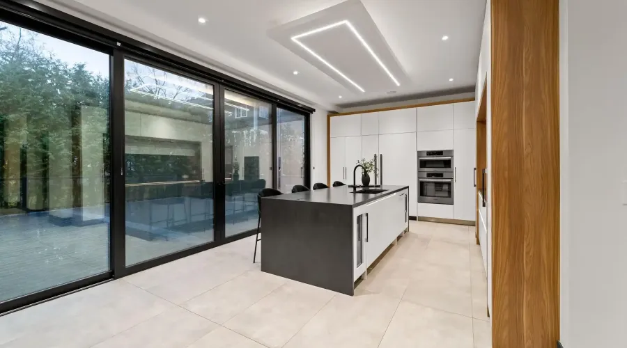 417 Union Street, Oakville, Ontario, L6J 1E7, Canada, 4 Bedrooms Bedrooms, ,8 BathroomsBathrooms,Residential,For Sale,2003569