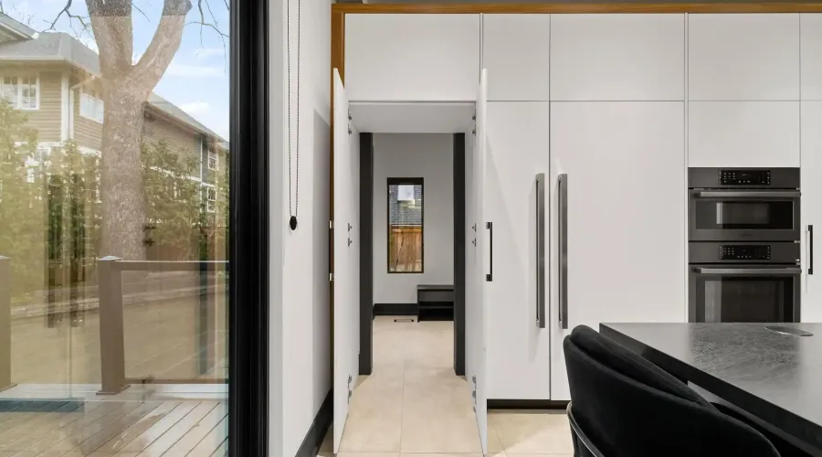 417 Union Street, Oakville, Ontario, L6J 1E7, Canada, 4 Bedrooms Bedrooms, ,8 BathroomsBathrooms,Residential,For Sale,2003569