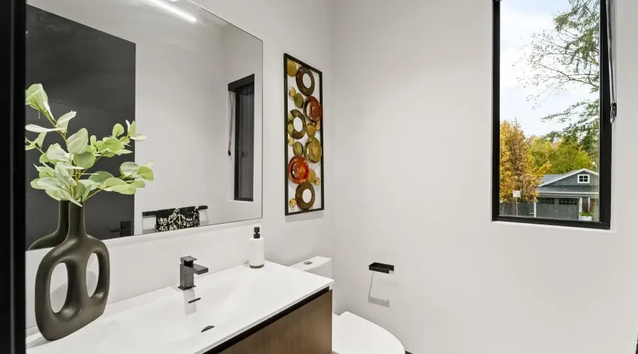 417 Union Street, Oakville, Ontario, L6J 1E7, Canada, 4 Bedrooms Bedrooms, ,8 BathroomsBathrooms,Residential,For Sale,2003569