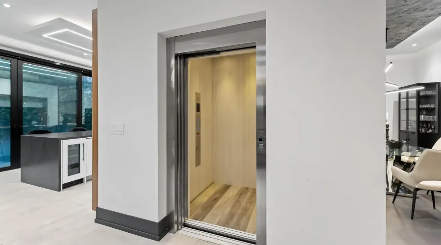 417 Union Street, Oakville, Ontario, L6J 1E7, Canada, 4 Bedrooms Bedrooms, ,8 BathroomsBathrooms,Residential,For Sale,2003569