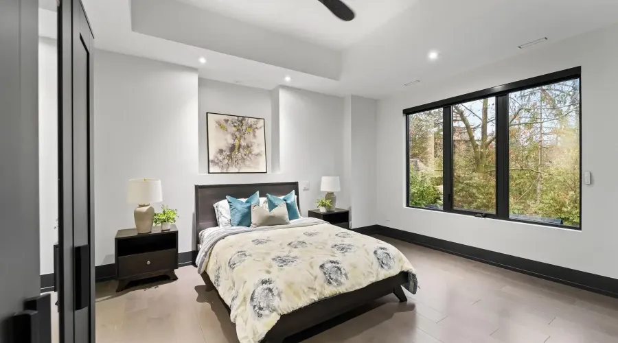 417 Union Street, Oakville, Ontario, L6J 1E7, Canada, 4 Bedrooms Bedrooms, ,8 BathroomsBathrooms,Residential,For Sale,2003569