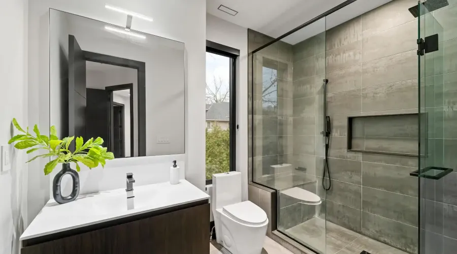 417 Union Street, Oakville, Ontario, L6J 1E7, Canada, 4 Bedrooms Bedrooms, ,8 BathroomsBathrooms,Residential,For Sale,2003569