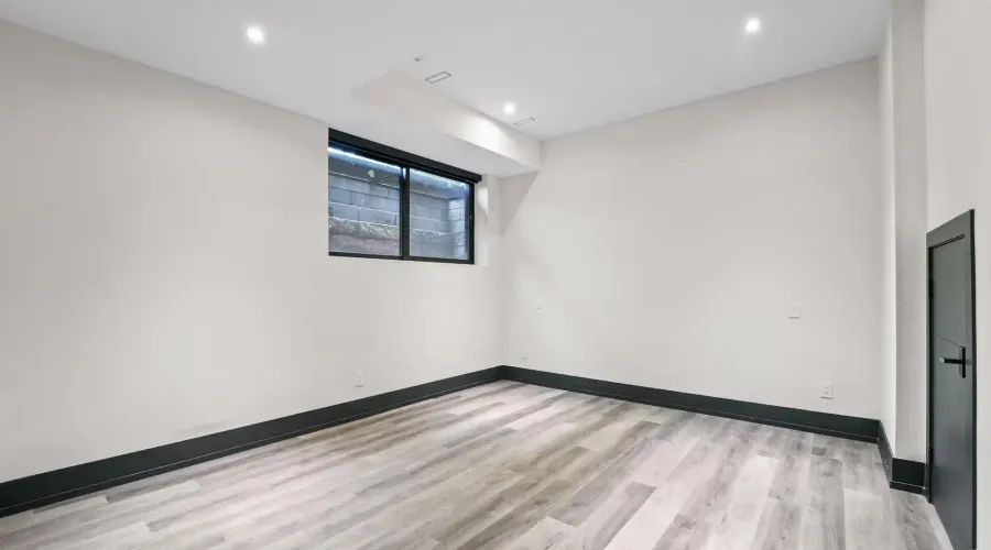 417 Union Street, Oakville, Ontario, L6J 1E7, Canada, 4 Bedrooms Bedrooms, ,8 BathroomsBathrooms,Residential,For Sale,2003569