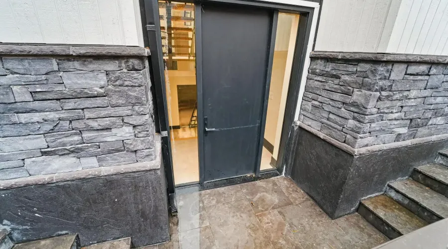 417 Union Street, Oakville, Ontario, L6J 1E7, Canada, 4 Bedrooms Bedrooms, ,8 BathroomsBathrooms,Residential,For Sale,2003569