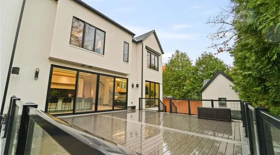 417 Union Street, Oakville, Ontario, L6J 1E7, Canada, 4 Bedrooms Bedrooms, ,8 BathroomsBathrooms,Residential,For Sale,2003569