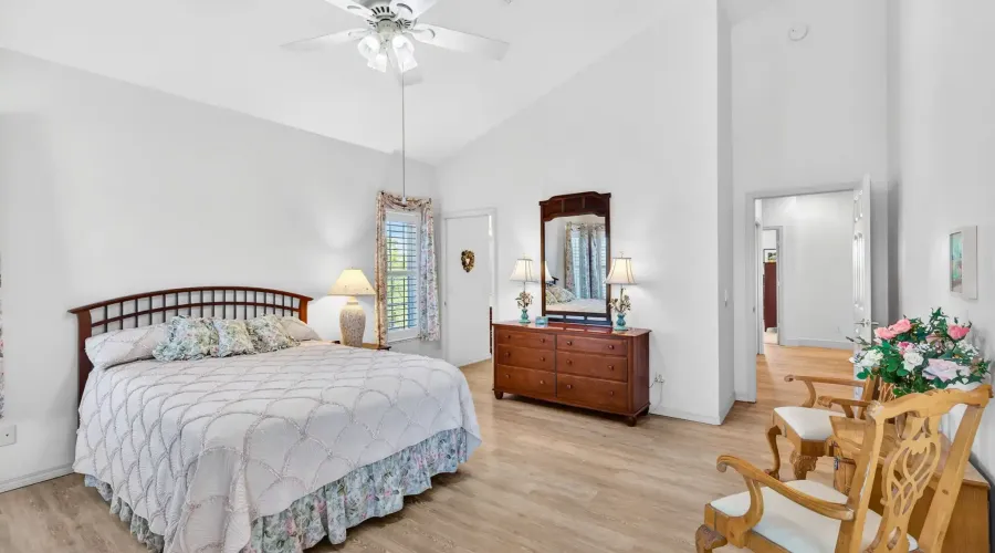 517 Lake Murex Circle, Sanibel, Florida, 33957, United States, 4 Bedrooms Bedrooms, 12 Rooms Rooms,3 BathroomsBathrooms,Residential,For Sale,Lake Murex,2003571