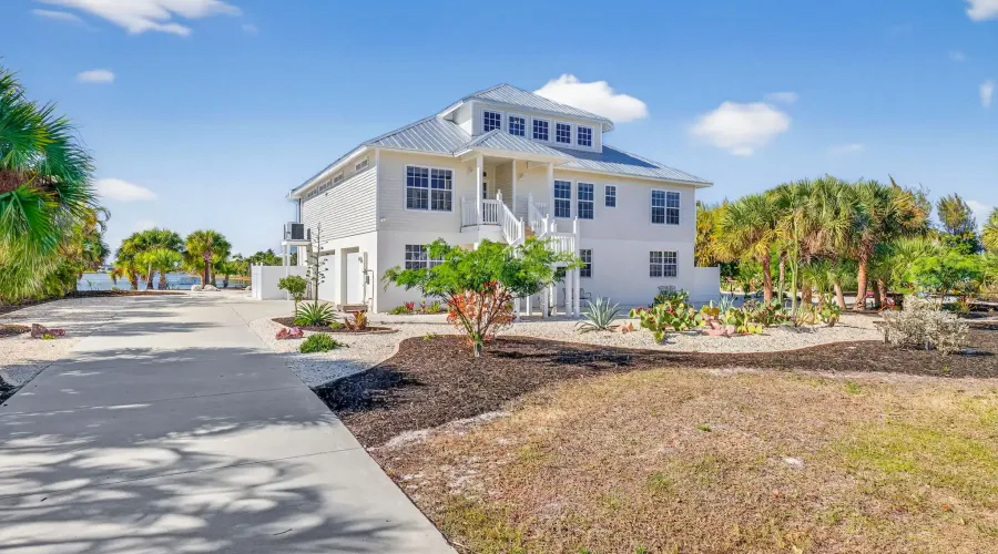 517 Lake Murex Circle, Sanibel, Florida, 33957, United States, 4 Bedrooms Bedrooms, 12 Rooms Rooms,3 BathroomsBathrooms,Residential,For Sale,Lake Murex,2003571