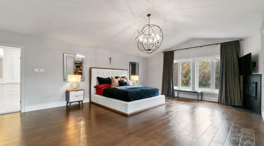 2552 Jarvis Street, Mississauga, Ontario, L5C 2P6, Canada, 6 Bedrooms Bedrooms, ,6 BathroomsBathrooms,Residential,For Sale,2003572