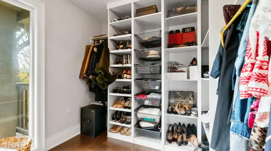 2552 Jarvis Street, Mississauga, Ontario, L5C 2P6, Canada, 6 Bedrooms Bedrooms, ,6 BathroomsBathrooms,Residential,For Sale,2003572