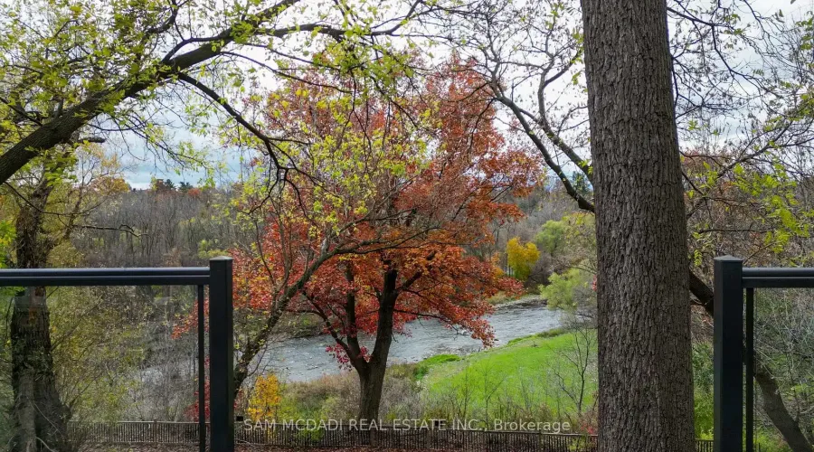 2552 Jarvis Street, Mississauga, Ontario, L5C 2P6, Canada, 6 Bedrooms Bedrooms, ,6 BathroomsBathrooms,Residential,For Sale,2003572