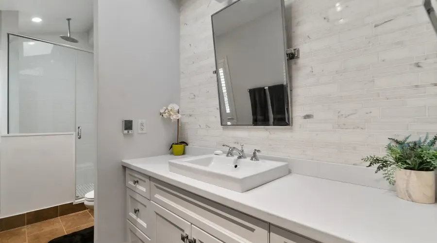 2552 Jarvis Street, Mississauga, Ontario, L5C 2P6, Canada, 6 Bedrooms Bedrooms, ,6 BathroomsBathrooms,Residential,For Sale,2003572