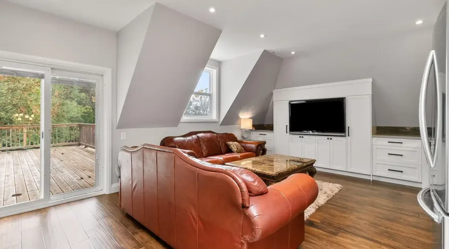 2552 Jarvis Street, Mississauga, Ontario, L5C 2P6, Canada, 6 Bedrooms Bedrooms, ,6 BathroomsBathrooms,Residential,For Sale,2003572