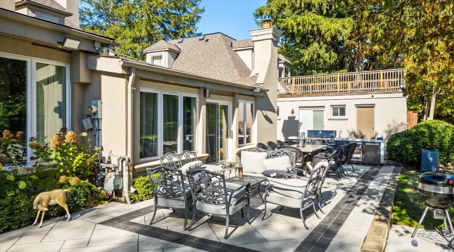 2552 Jarvis Street, Mississauga, Ontario, L5C 2P6, Canada, 6 Bedrooms Bedrooms, ,6 BathroomsBathrooms,Residential,For Sale,2003572