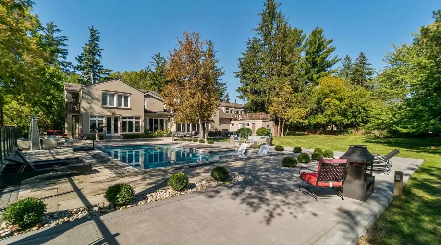 2552 Jarvis Street, Mississauga, Ontario, L5C 2P6, Canada, 6 Bedrooms Bedrooms, ,6 BathroomsBathrooms,Residential,For Sale,2003572