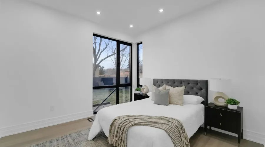 468 Saville Crescent, Oakville, Ontario, L6L 3V1, Canada, 4 Bedrooms Bedrooms, ,6 BathroomsBathrooms,Residential,For Sale,2003574