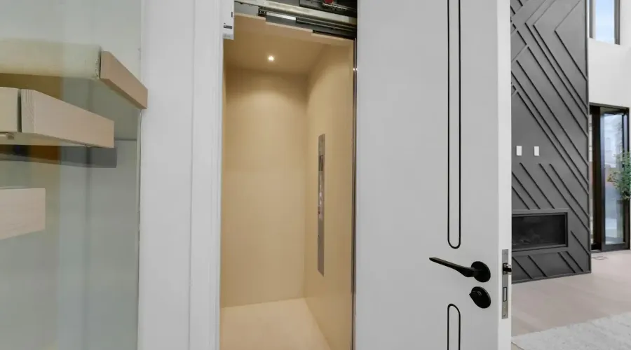 468 Saville Crescent, Oakville, Ontario, L6L 3V1, Canada, 4 Bedrooms Bedrooms, ,6 BathroomsBathrooms,Residential,For Sale,2003574