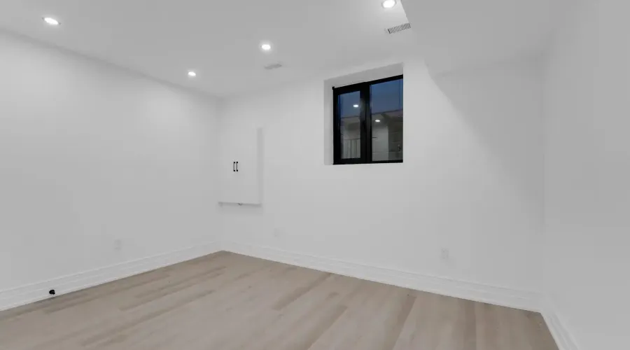 468 Saville Crescent, Oakville, Ontario, L6L 3V1, Canada, 4 Bedrooms Bedrooms, ,6 BathroomsBathrooms,Residential,For Sale,2003574