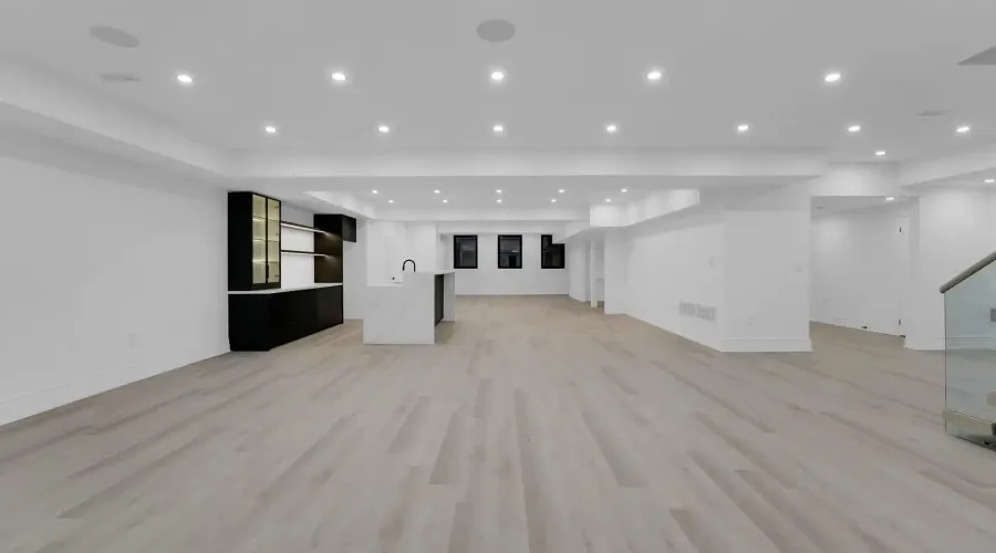 468 Saville Crescent, Oakville, Ontario, L6L 3V1, Canada, 4 Bedrooms Bedrooms, ,6 BathroomsBathrooms,Residential,For Sale,2003574