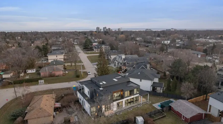 468 Saville Crescent, Oakville, Ontario, L6L 3V1, Canada, 4 Bedrooms Bedrooms, ,6 BathroomsBathrooms,Residential,For Sale,2003574