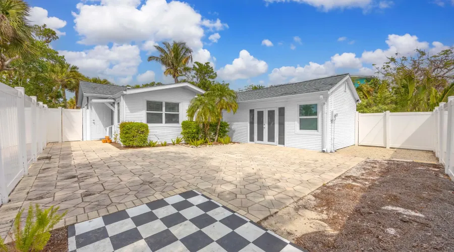 910 Fitzhugh Street, Sanibel, Florida, 33957, United States, 4 Bedrooms Bedrooms, 9 Rooms Rooms,2 BathroomsBathrooms,Residential,For Sale,Fitzhugh,2008356