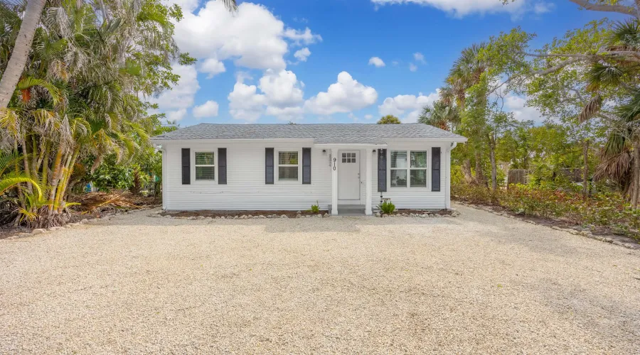 910 Fitzhugh Street, Sanibel, Florida, 33957, United States, 4 Bedrooms Bedrooms, 9 Rooms Rooms,2 BathroomsBathrooms,Residential,For Sale,Fitzhugh,2008356