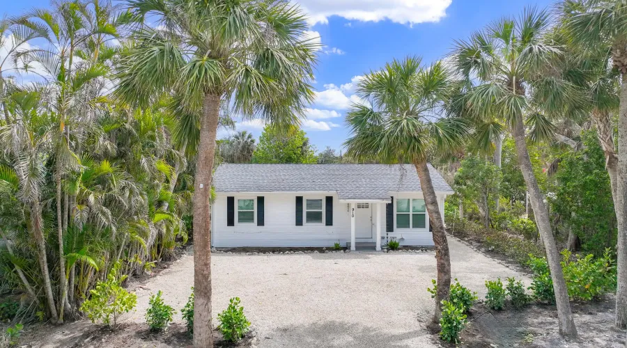 910 Fitzhugh Street, Sanibel, Florida, 33957, United States, 4 Bedrooms Bedrooms, 9 Rooms Rooms,2 BathroomsBathrooms,Residential,For Sale,Fitzhugh,2008356