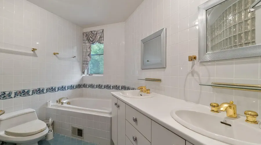 9 Flaherty Lane, Caledon, Ontario, L7K 2P2, Canada, 6 Bedrooms Bedrooms, ,10 BathroomsBathrooms,Residential,For Sale,2009185