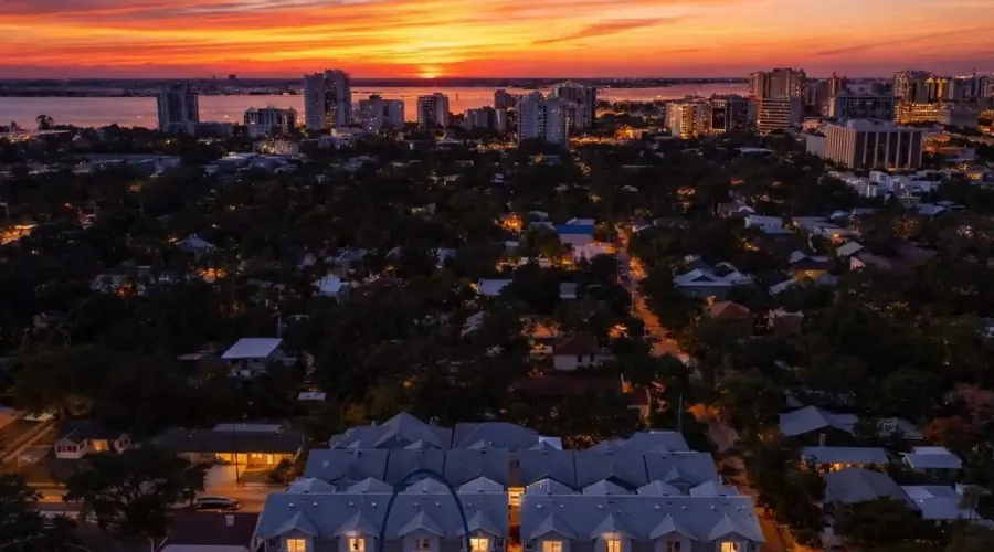 516 Laurel Park Drive, Sarasota, Florida, 34236, United States, 3 Bedrooms Bedrooms, 6 Rooms Rooms,3 BathroomsBathrooms,Residential,For Sale,Enclave at Laurel Park ,Laurel Park,2009431