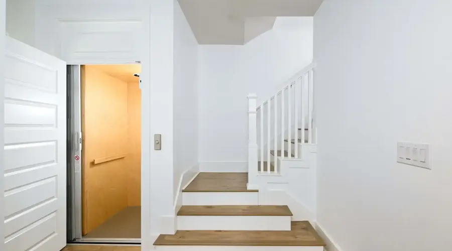 516 Laurel Park Drive, Sarasota, Florida, 34236, United States, 3 Bedrooms Bedrooms, 6 Rooms Rooms,3 BathroomsBathrooms,Residential,For Sale,Enclave at Laurel Park ,Laurel Park,2009431