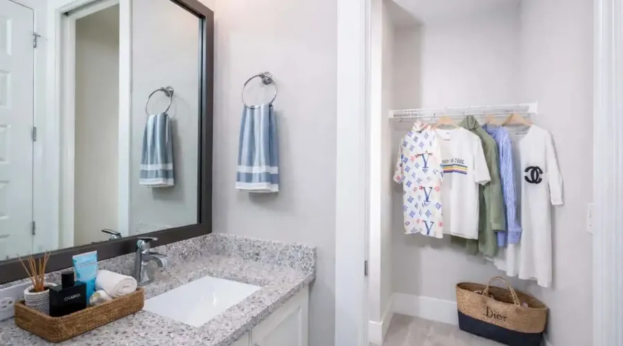 516 Laurel Park Drive, Sarasota, Florida, 34236, United States, 3 Bedrooms Bedrooms, 6 Rooms Rooms,3 BathroomsBathrooms,Residential,For Sale,Enclave at Laurel Park ,Laurel Park,2009431