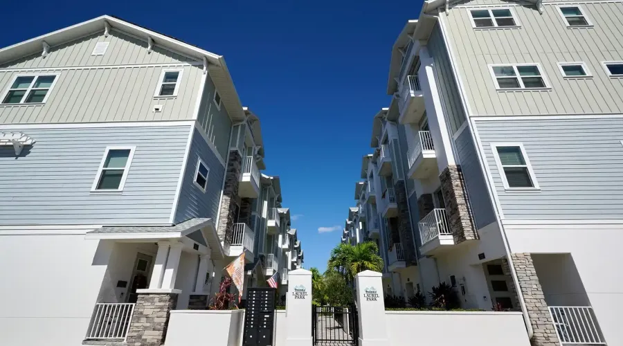 516 Laurel Park Drive, Sarasota, Florida, 34236, United States, 3 Bedrooms Bedrooms, 6 Rooms Rooms,3 BathroomsBathrooms,Residential,For Sale,Enclave at Laurel Park ,Laurel Park,2009431