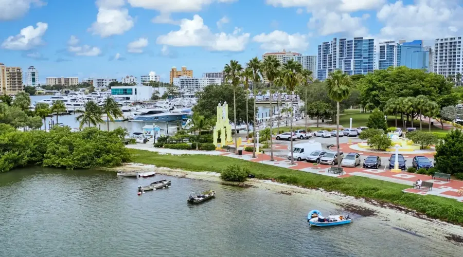 516 Laurel Park Drive, Sarasota, Florida, 34236, United States, 3 Bedrooms Bedrooms, 6 Rooms Rooms,3 BathroomsBathrooms,Residential,For Sale,Enclave at Laurel Park ,Laurel Park,2009431