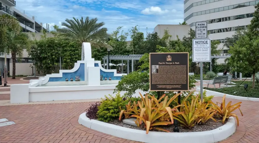 516 Laurel Park Drive, Sarasota, Florida, 34236, United States, 3 Bedrooms Bedrooms, 6 Rooms Rooms,3 BathroomsBathrooms,Residential,For Sale,Enclave at Laurel Park ,Laurel Park,2009431