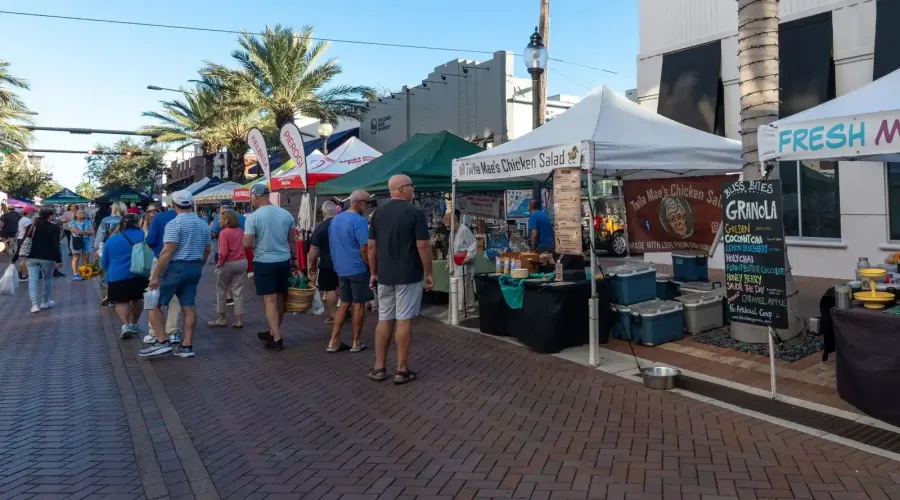 516 Laurel Park Drive, Sarasota, Florida, 34236, United States, 3 Bedrooms Bedrooms, 6 Rooms Rooms,3 BathroomsBathrooms,Residential,For Sale,Enclave at Laurel Park ,Laurel Park,2009431