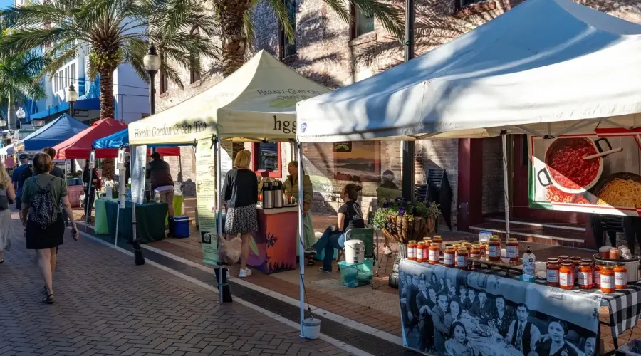 516 Laurel Park Drive, Sarasota, Florida, 34236, United States, 3 Bedrooms Bedrooms, 6 Rooms Rooms,3 BathroomsBathrooms,Residential,For Sale,Enclave at Laurel Park ,Laurel Park,2009431