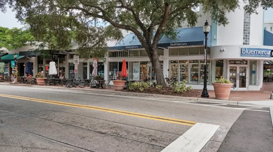 516 Laurel Park Drive, Sarasota, Florida, 34236, United States, 3 Bedrooms Bedrooms, 6 Rooms Rooms,3 BathroomsBathrooms,Residential,For Sale,Enclave at Laurel Park ,Laurel Park,2009431